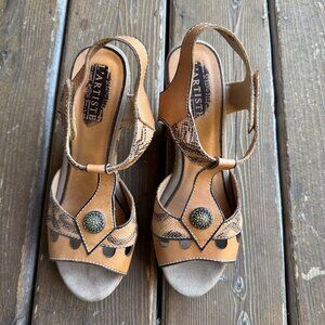 Like New L'Artiste Nicolasa Comfort High Wedge Sandal in Women's 40/US 9